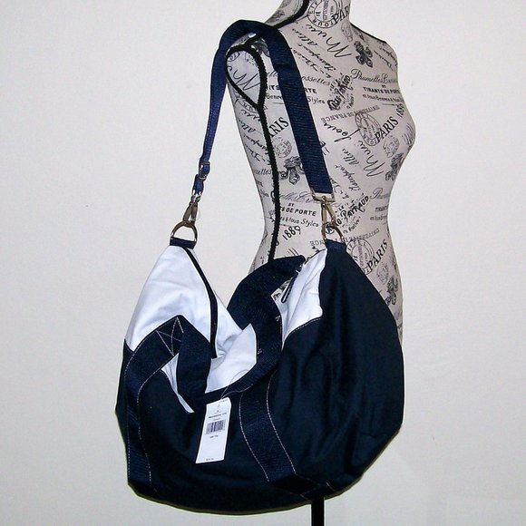 NWT Unisex Tommy Hilfiger Duffle Bag - Picture 4 of 5